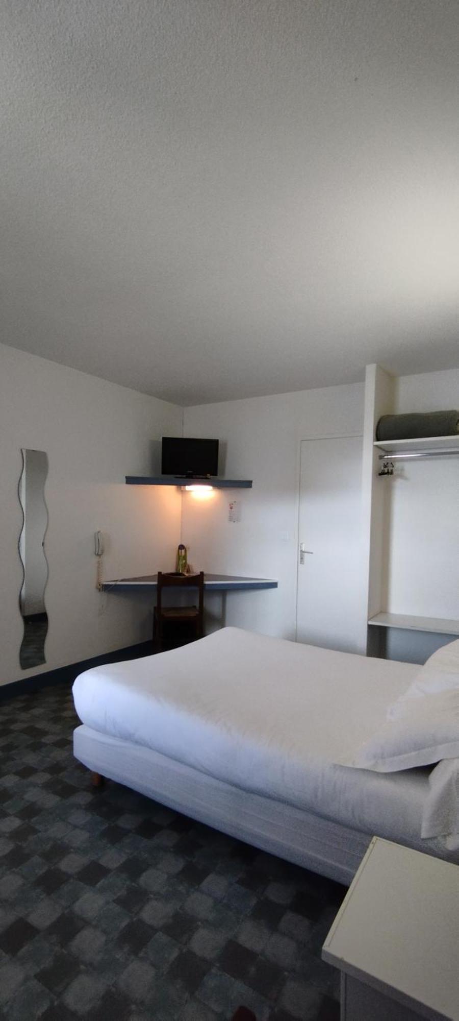 Hotel Du Rocher Le Caylar Buitenkant foto