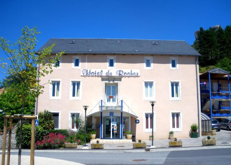Hotel Du Rocher Le Caylar Buitenkant foto